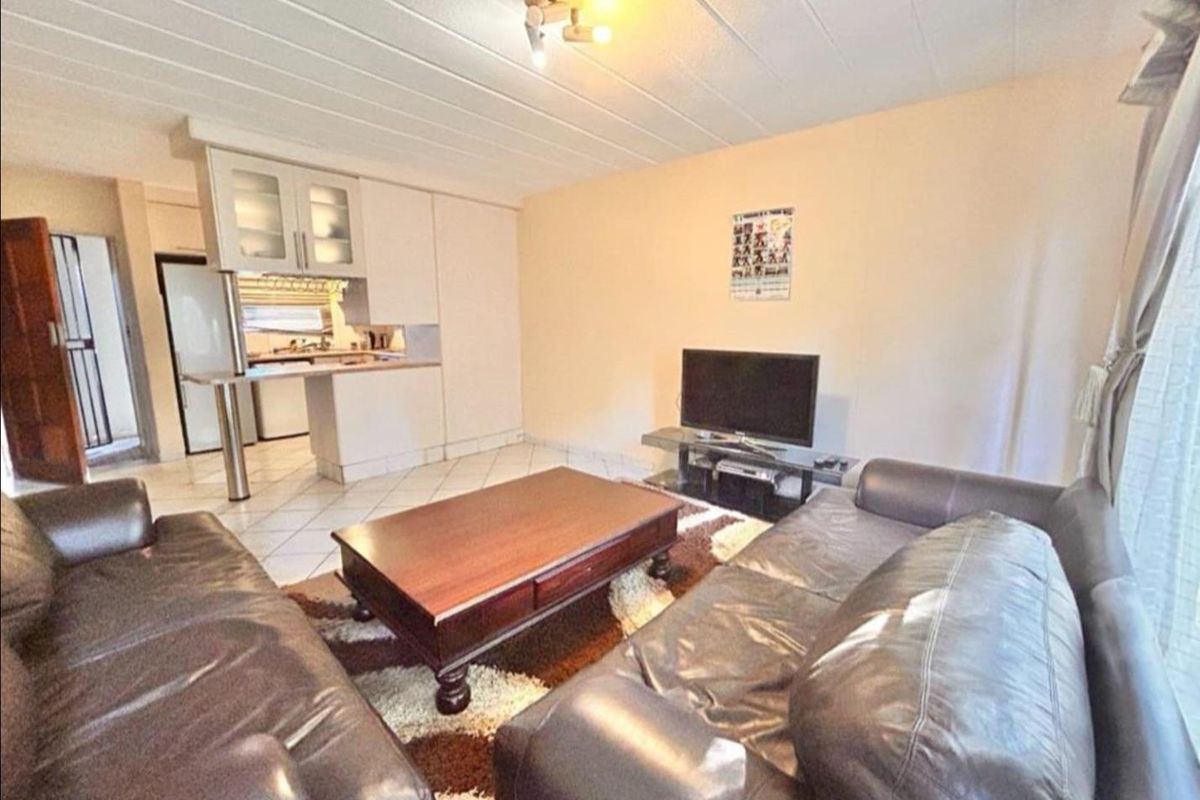 Charming 3 bedrooms ground floor apartment for sale in Centurion - Photo 4