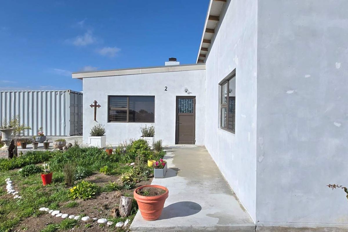 Brand New Coastal Retreat with Mountain Views & Endless Potential - Photo 3