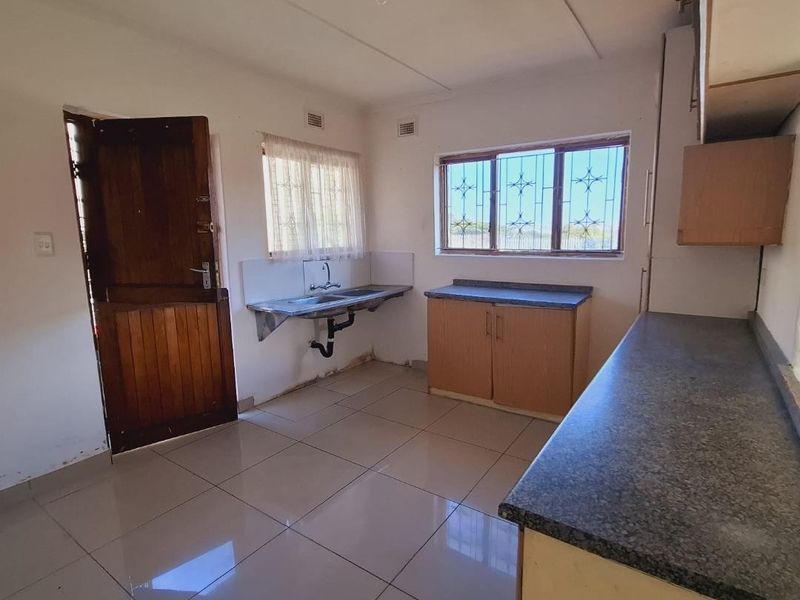 2-Bedroom Rental in Havenside, Chatsworth - Practical Living Space - Photo 5