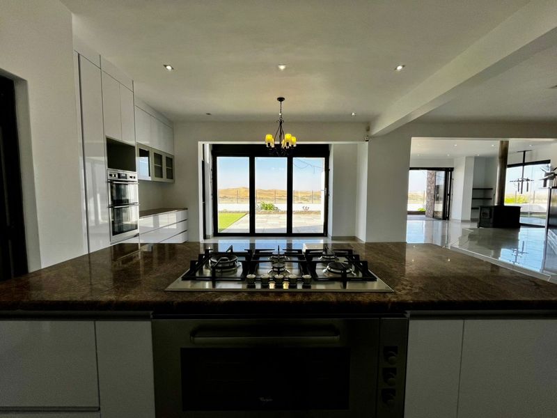 Luxurious Mansion for Sale - Photo 3