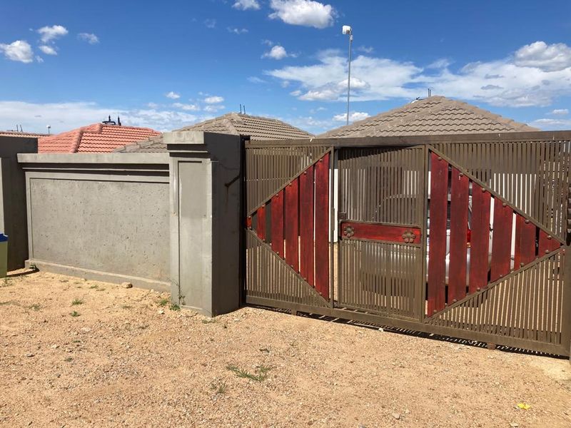 Excellent Value Clayville R 680 000 !! - Photo 2