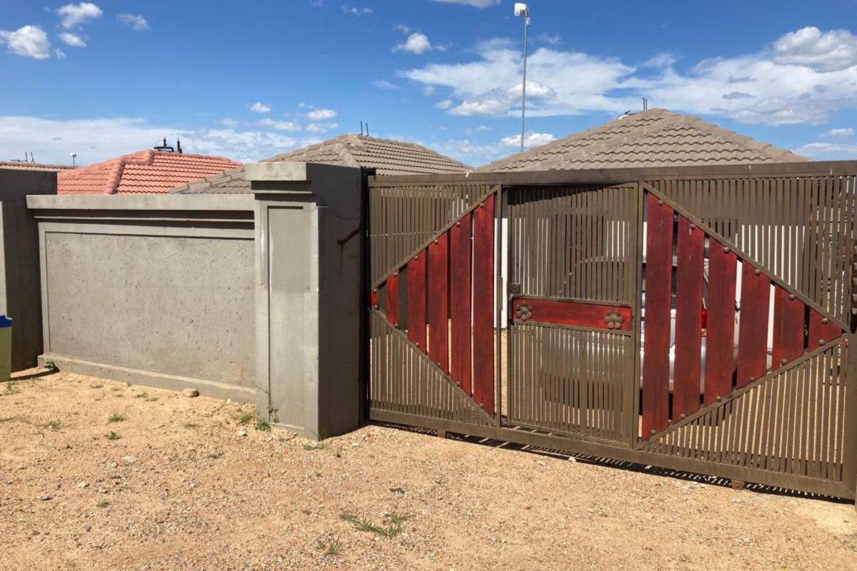 Excellent Value Clayville R 680 000 !! - Photo 2