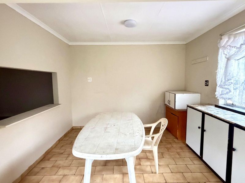 Dual Living Dream: Two Homes, Endless Possibilities! - Photo 3