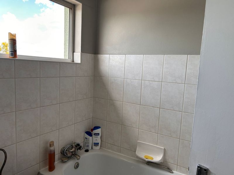 Newly couple or Young Professionals - Photo 3