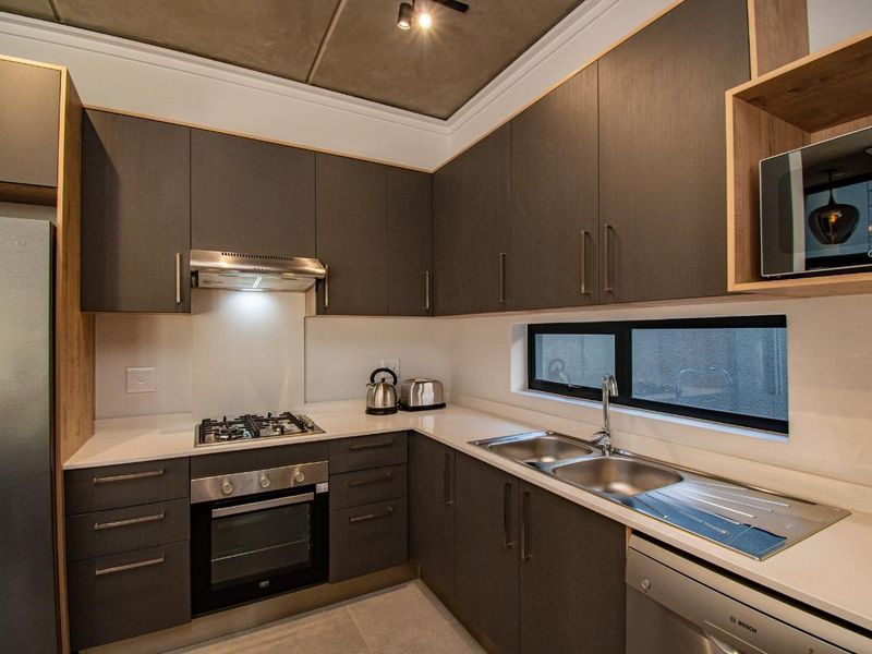 Modern 3-Bedroom with contemporary living! - Photo 8