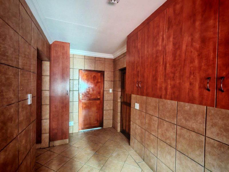 Charming River Front Home For Sale - Photo 10