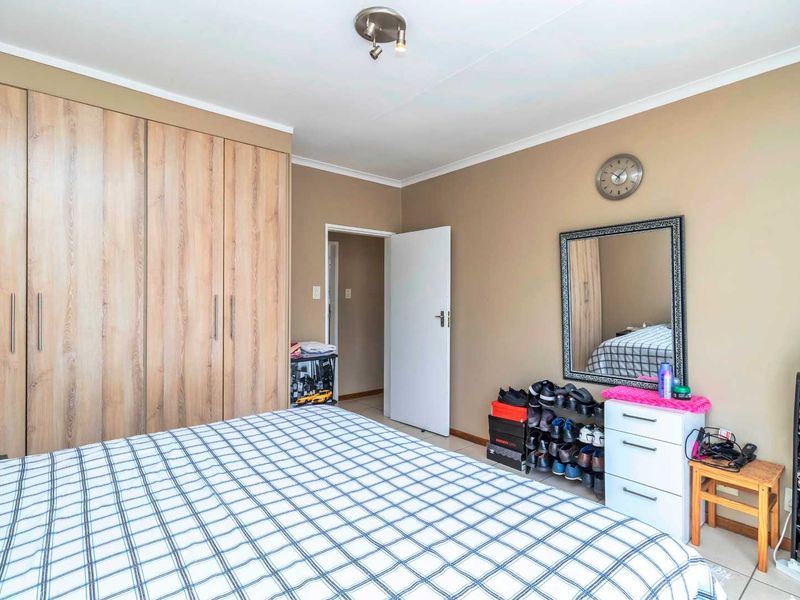 Low Maintenance Two Bedroom Home - Photo 9