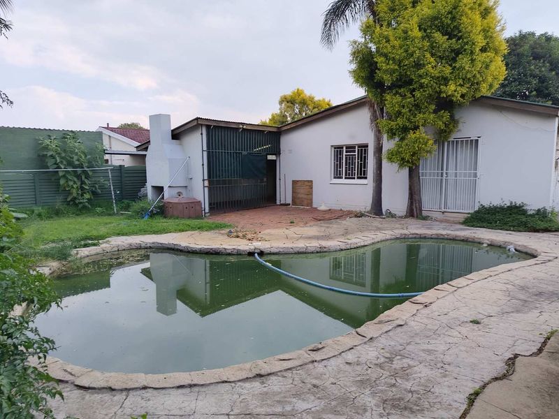 R 1 200 000(NEGOTIABLE!): Prime Investment or First-Time Home - Photo 8