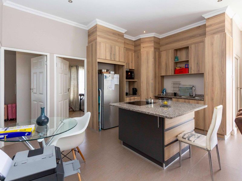 Secure 3 bedroom unit for sale in The Ridge, Parsonsvlei - Photo 5