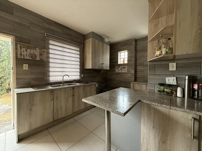 Spacious Family Home + Flatlet | Plantation, Boksburg - Photo 8