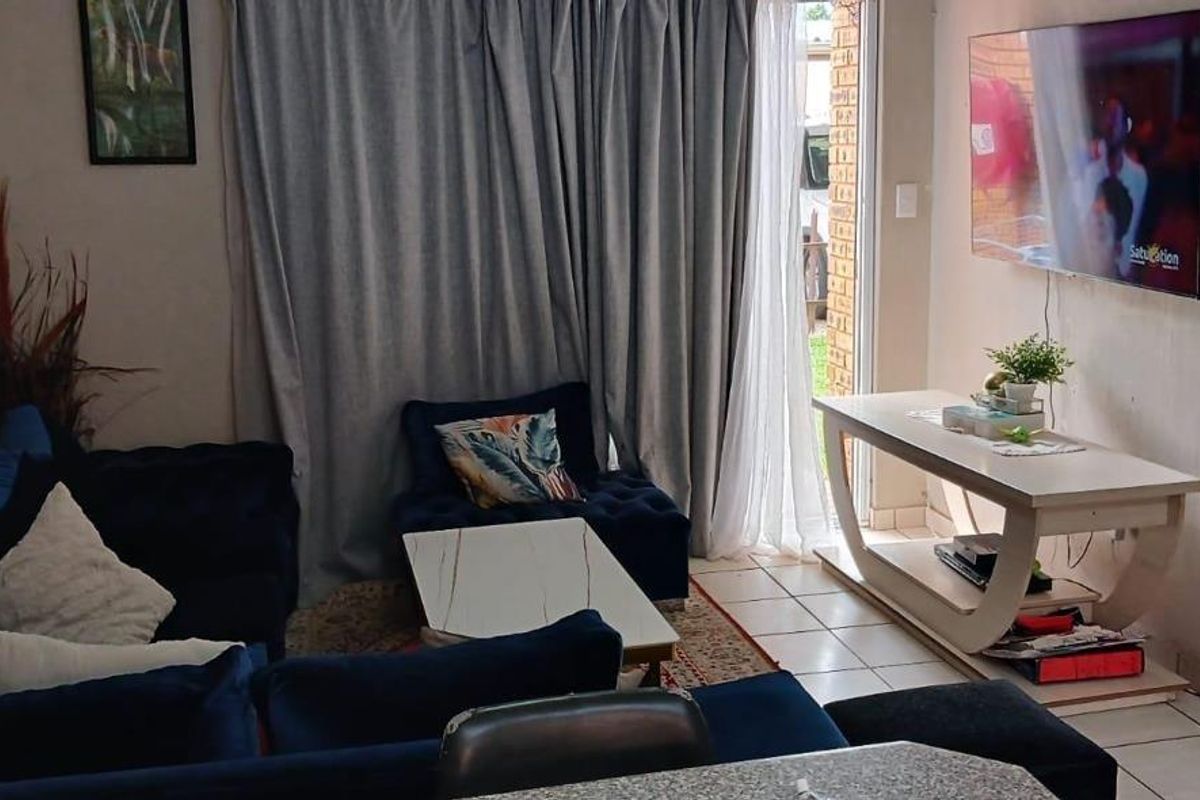 Secure ground-floor living with a private garden and top safety - Photo 5