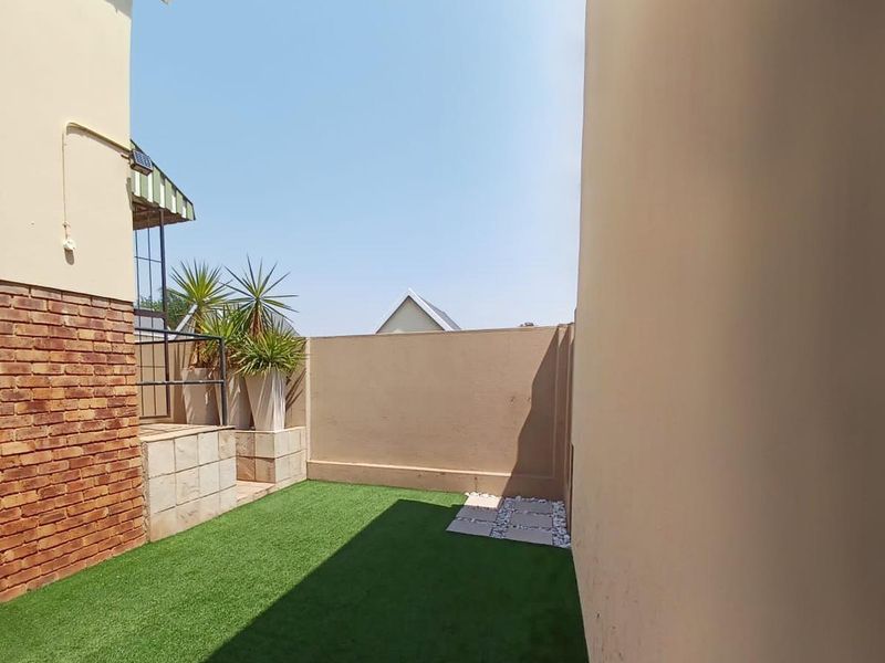 Why Wait? You can't afford to miss this opportunity in Radiokop!! - Photo 8