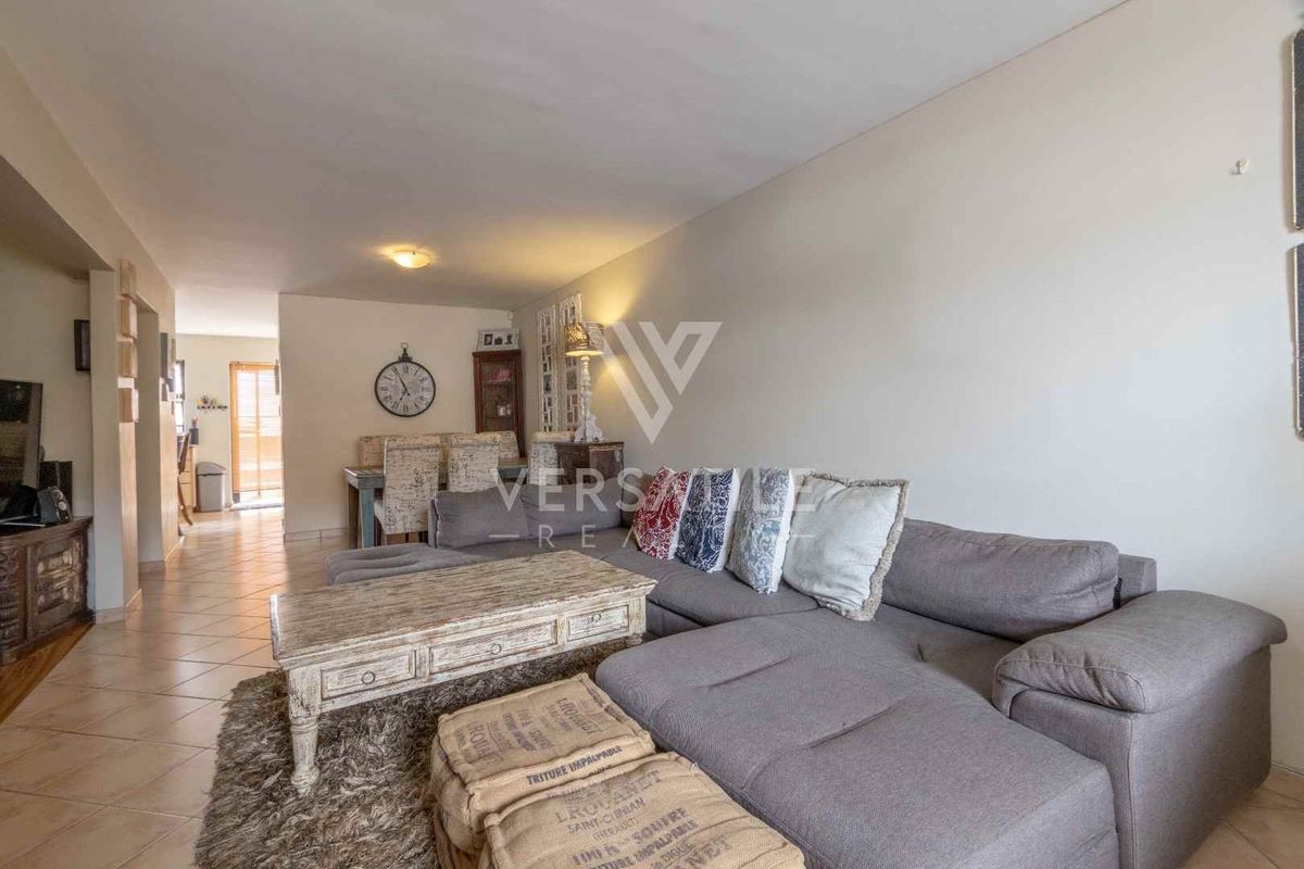 Townhouse for Sale in Long Beach. - Photo 4