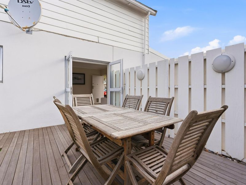 Immaculate Double-Storey Home Available To Let - Photo 4