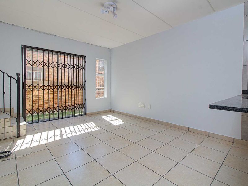 Newly Updated Home with Ensuite & Patio! - Photo 6