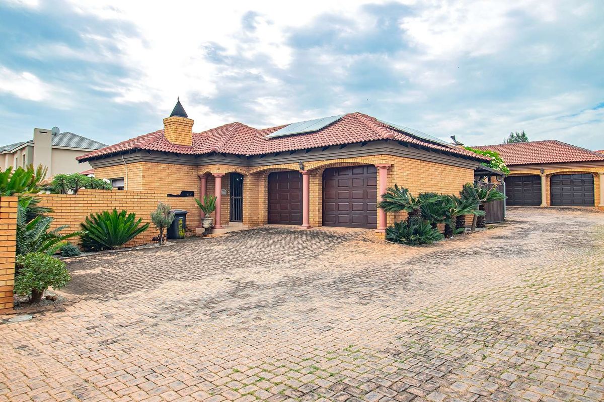 3 Bedroom 2 bathroom home - Photo 2