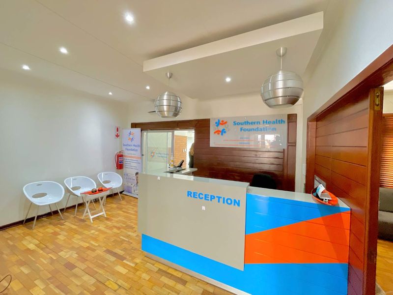 **Versatile Medical Consulting and Clinic Facility on Justice Mahomed Street - VIEW THIS WEEK TO MAKE YOUR OFFER**** - Photo 2