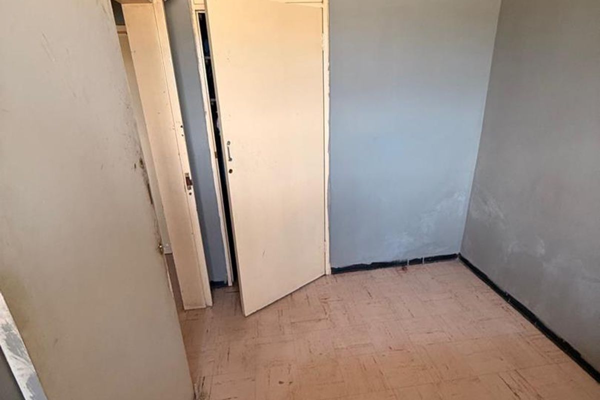 2 Bedroom Apartment in Kwaggasrand, Pretoria - Photo 5