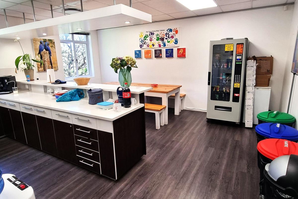 Beautiful First Floor Office in Steenberg Office Park - Photo 4