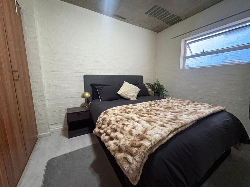 Modern Industrial Apartment with Ocean & Harbour Views | The Hub, Woodstock - Photo 7