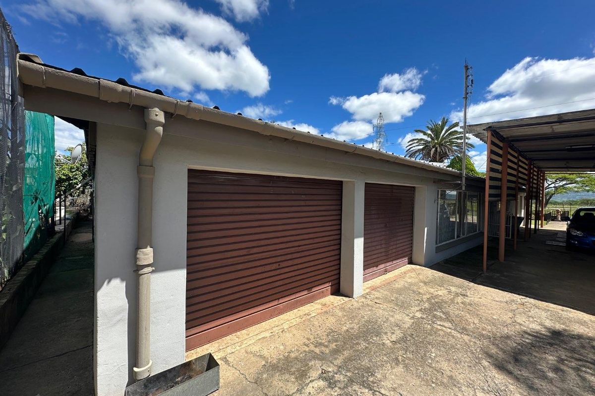 Cozy 4 Bedroom Glencoe Home for sale - Photo 5