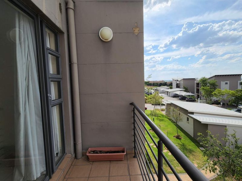 Modern Studio Apartment for Sale at The Paddocks, Dainfern – Ideal Investment or First Home - Photo 9