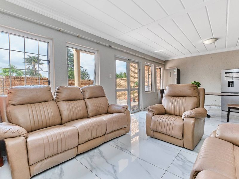 Your 3 bed, 2 bath Ferndale Dream Townhouse Awaits! - Photo 10