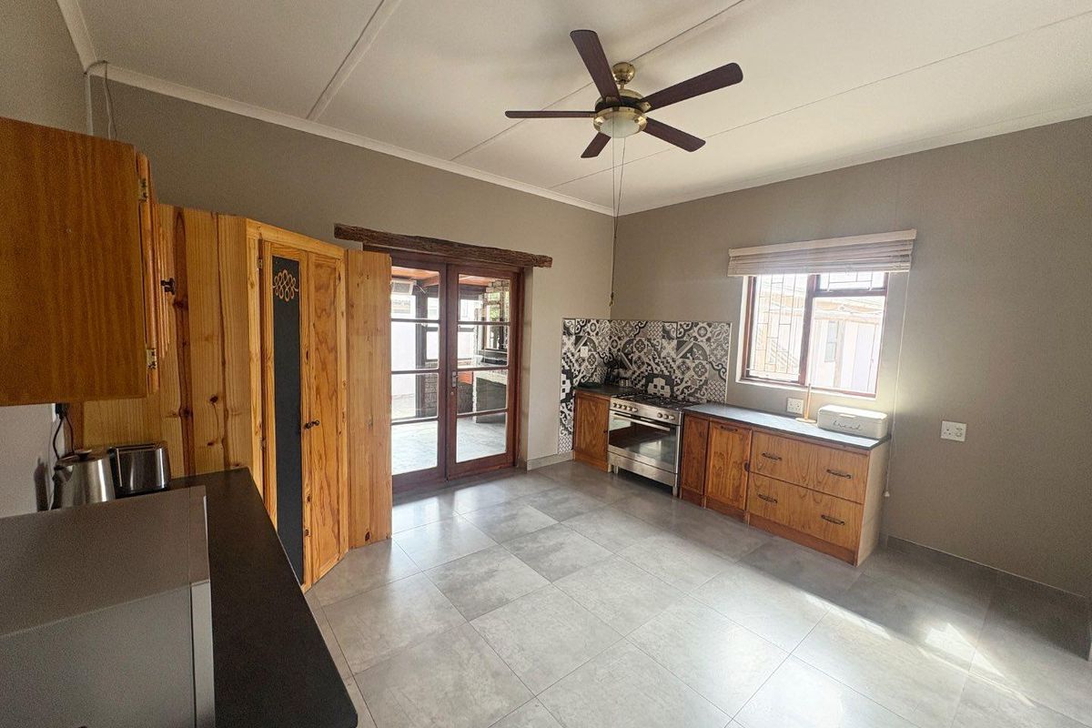 Furnished House & Flat to Rent in Walvis Bay Central - Photo 3