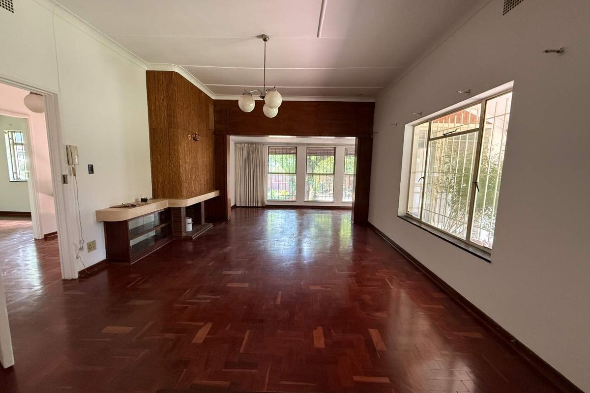 3 Bed House with Batchelor flat - Photo 3