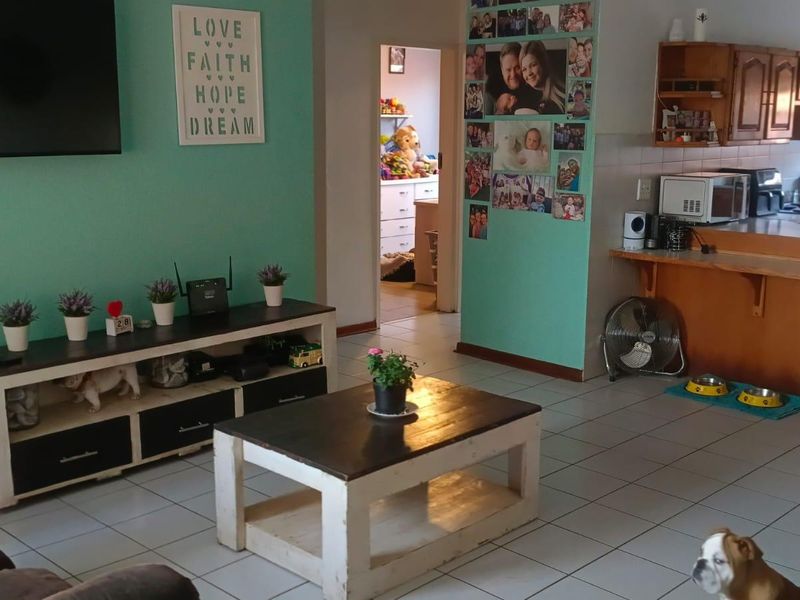 Discover Comfort & Style in This Lovely Facebrick Unit - Photo 6