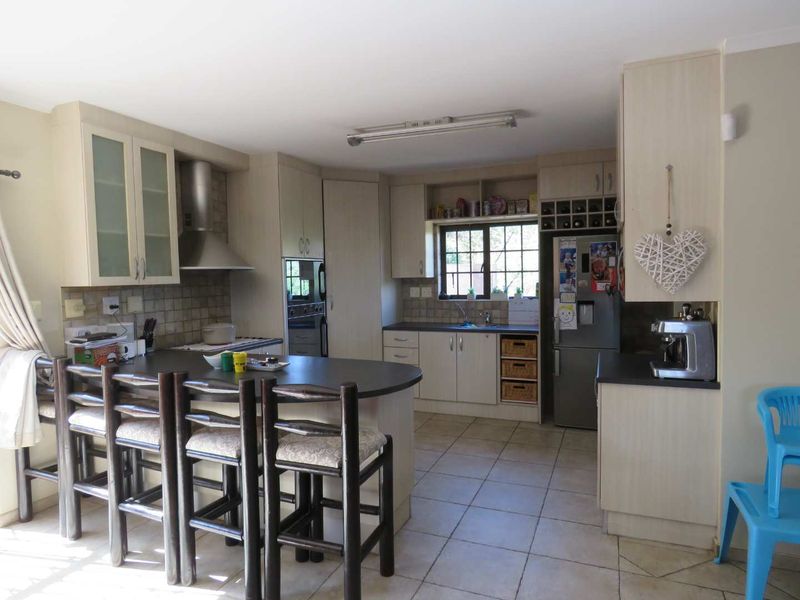 Elevate Your Lifestyle in This Stunning Three-Bedroom Home - Photo 3