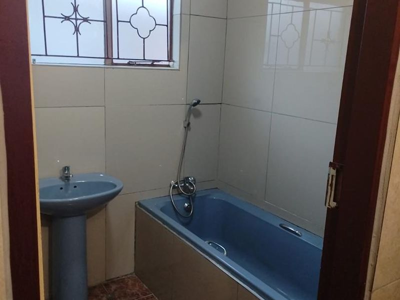 2 Bedroom House in BufferZone - Photo 5