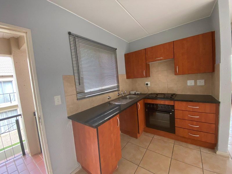 2 Bedroom Apartment for sale - Photo 4