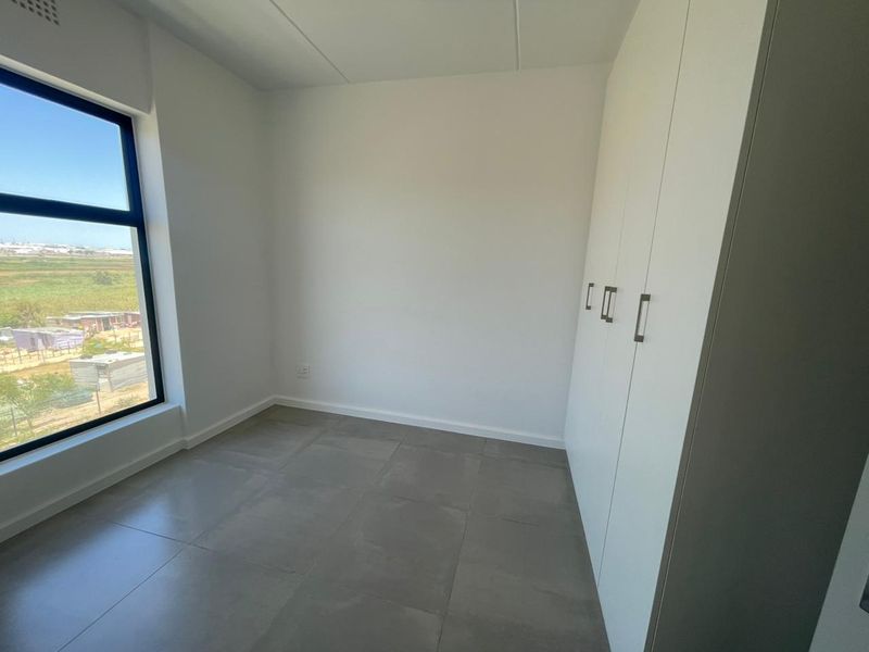 Brand New 2-Bedroom Apartment for Sale – River Views, Rivergate - Photo 6