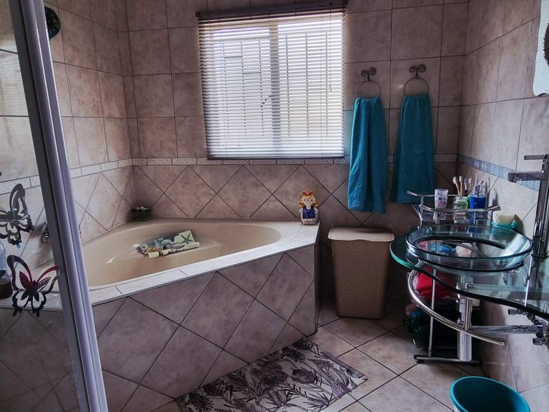 Kleine Kuppe 4 bedroom House for Sale - Photo 6