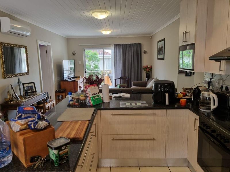 Welcome To This Stylish Property At  Ascot Park Beacon Bay. - Photo 8