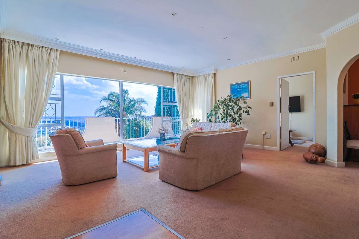 IMMACULATE HOME, NOW A RELOCATION SALE IN GLENVISTA - Photo 5