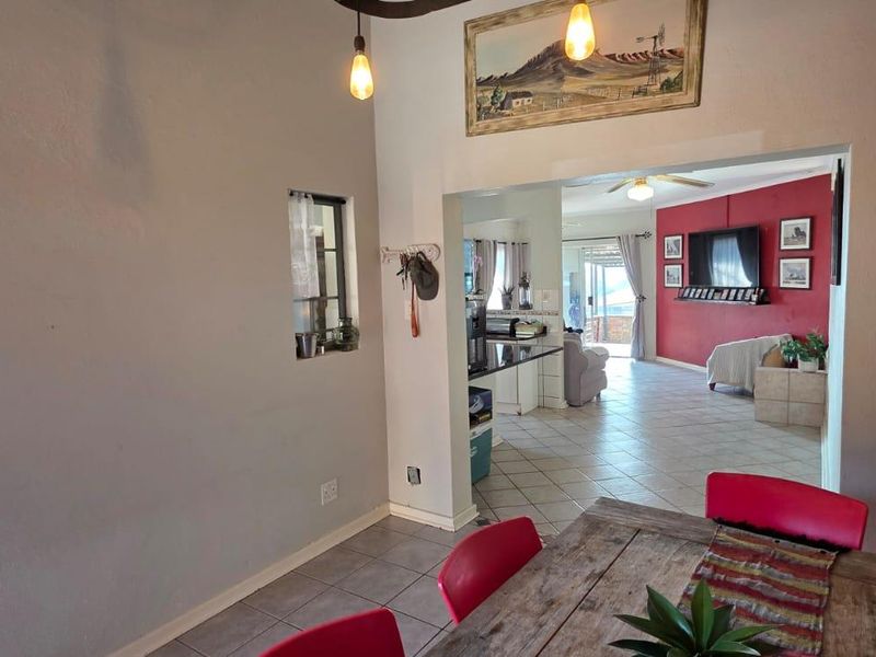 🏡 A MUST-SEE FAMILY HOME IN A PEACEFUL NELSPRUIT LOCATION! - Photo 4