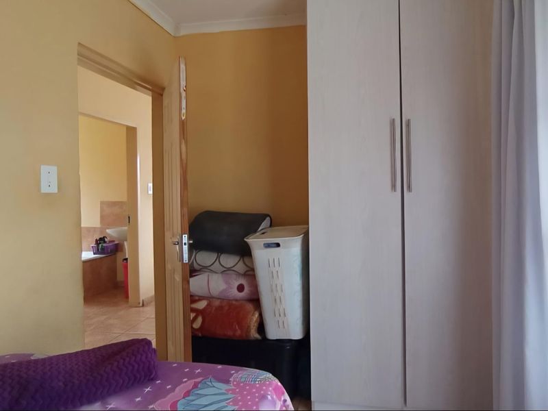 2 Bedroom House for Sale in Soshanguve Ext6 - Photo 3