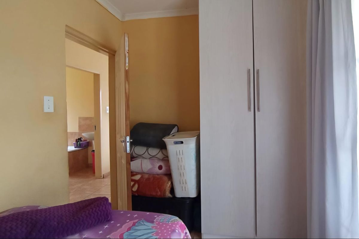 2 Bedroom House for Sale in Soshanguve Ext6 - Photo 3