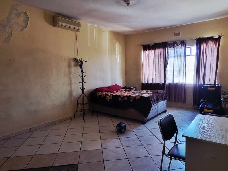 Klein Windhoek 2 bedroom apartment - Photo 7