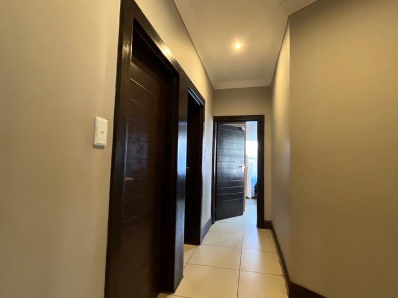 🏛️ FOR SALE | AUASBLICK Double STORY LUXURY HOME Erf Size 750 square meters N$8,454 000 | Excl. costs  6 Bed | 3 Bath | 3 living Areas | - Photo 7