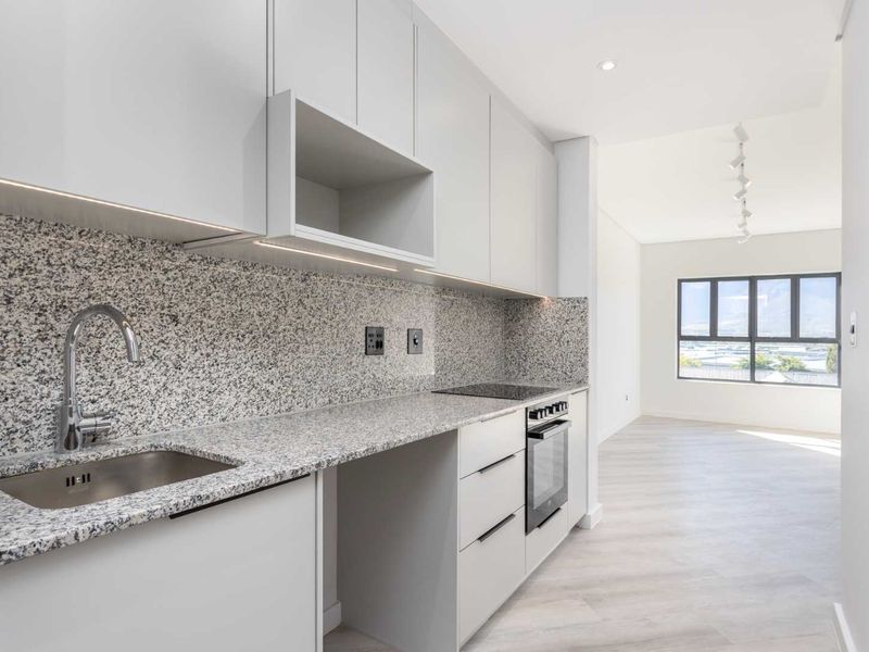 Modern Studio Apartment with Mountain Views - Ideal Investment Opportunity - Photo 3