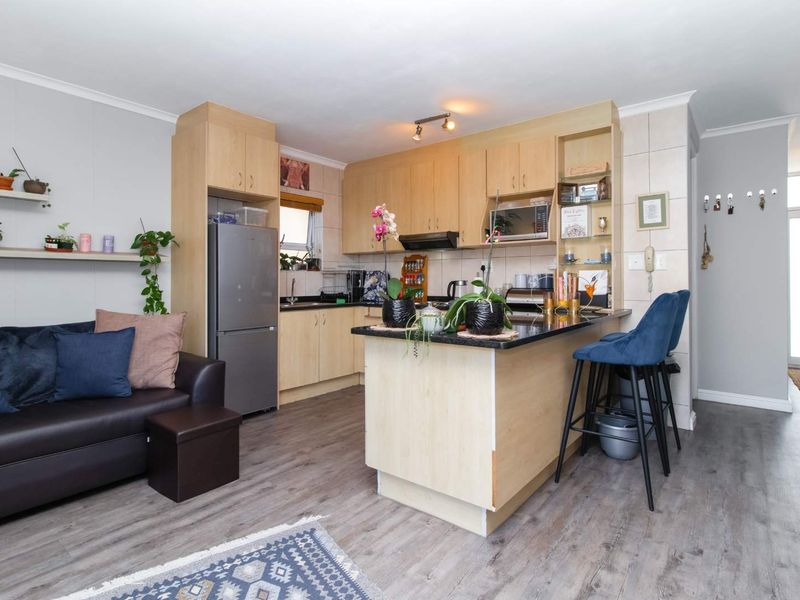 Seaside Escape – Coastal Comfort with Lifestyle Perks - Photo 9