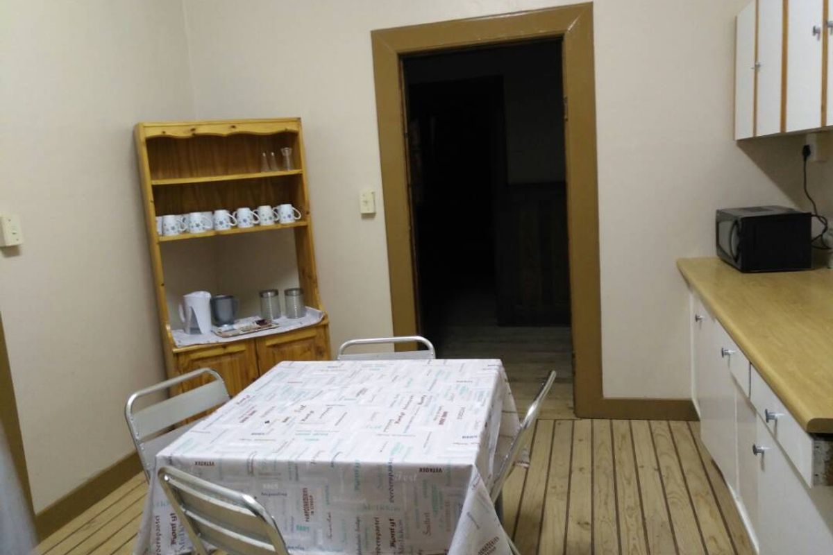 GORGEOUS SEE FRONT HOUSE WITH FLATLETS FOR SALE IN LUDERITZ - Photo 5
