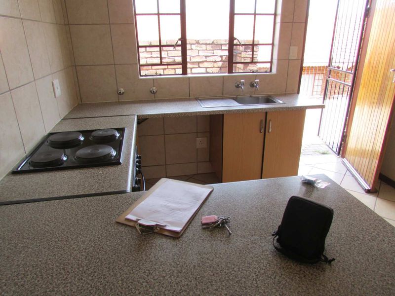 2 BEDROOM UNIT TO RENT IN PHILIP NEL PARK - Photo 6