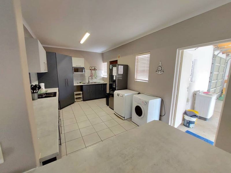 3 Bedroom Self-catering House - Photo 5