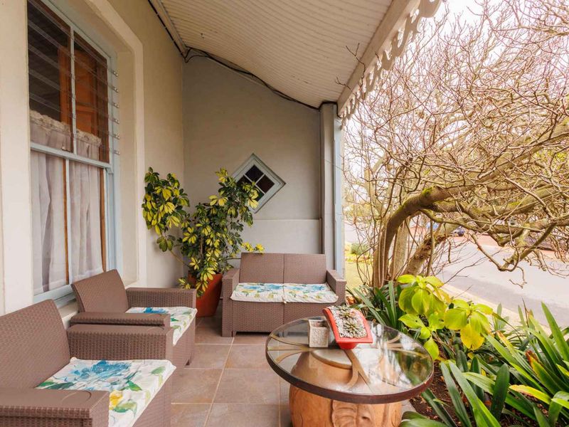 Established Nine-Bedroom Guest House Offered as a Going Concern in Franschhoek - Photo 5
