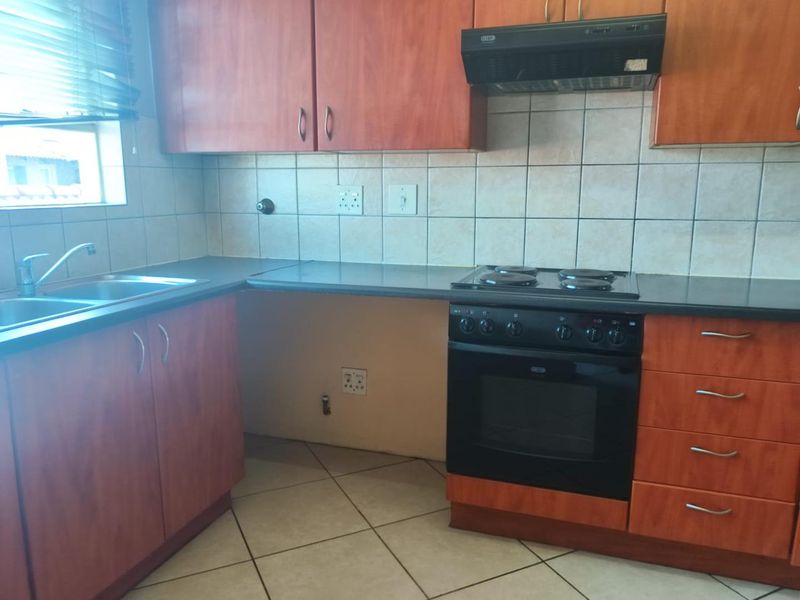 2 BED UNIT + BALCONY + GUARD - Photo 3