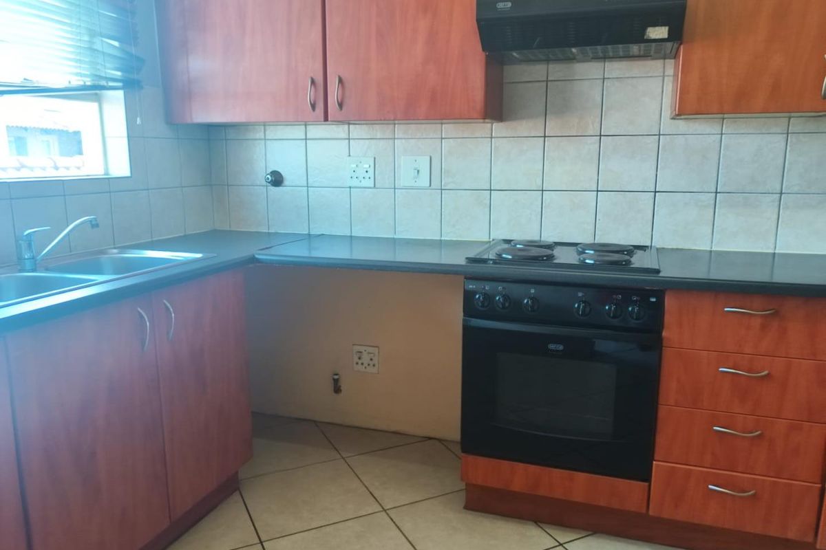 2 BED UNIT + BALCONY + GUARD - Photo 3